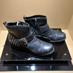 Guess studded moto booties Robbyn